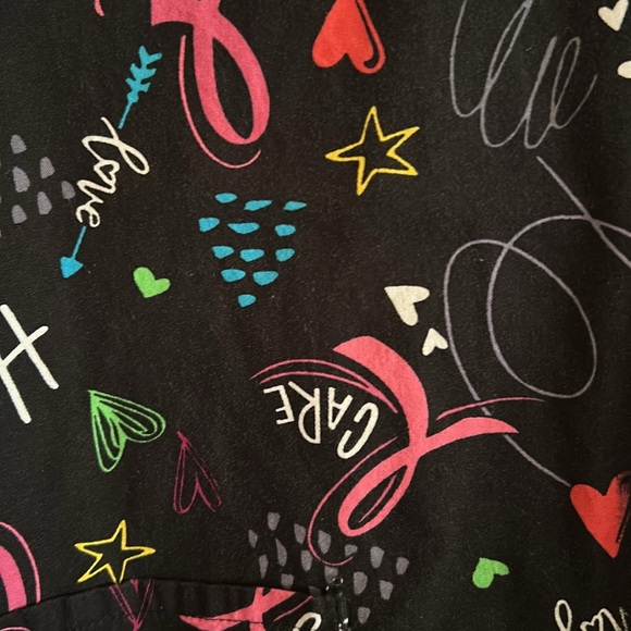 Breast cancer themed Scrubstar XL women’s scrub top - Picture 2 of 3